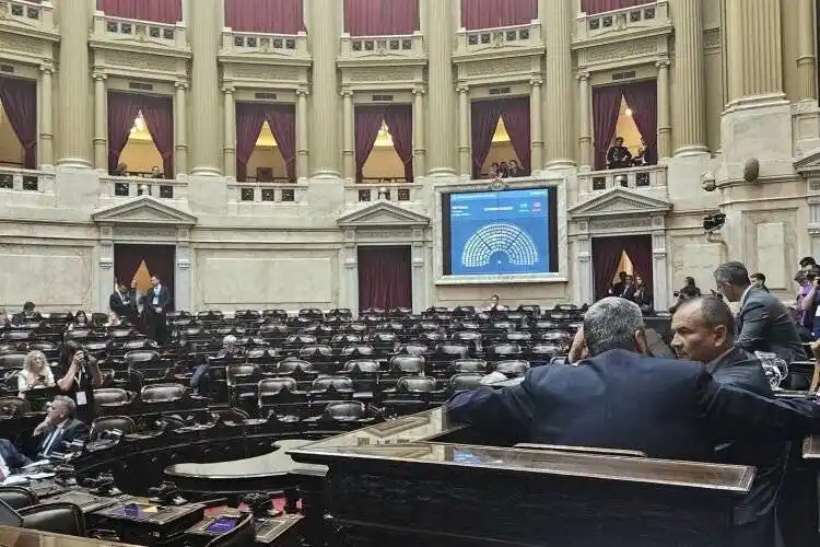 Se frustró la sesión opositora en Diputados 
para rechazar el DNU sobre canje de deuda