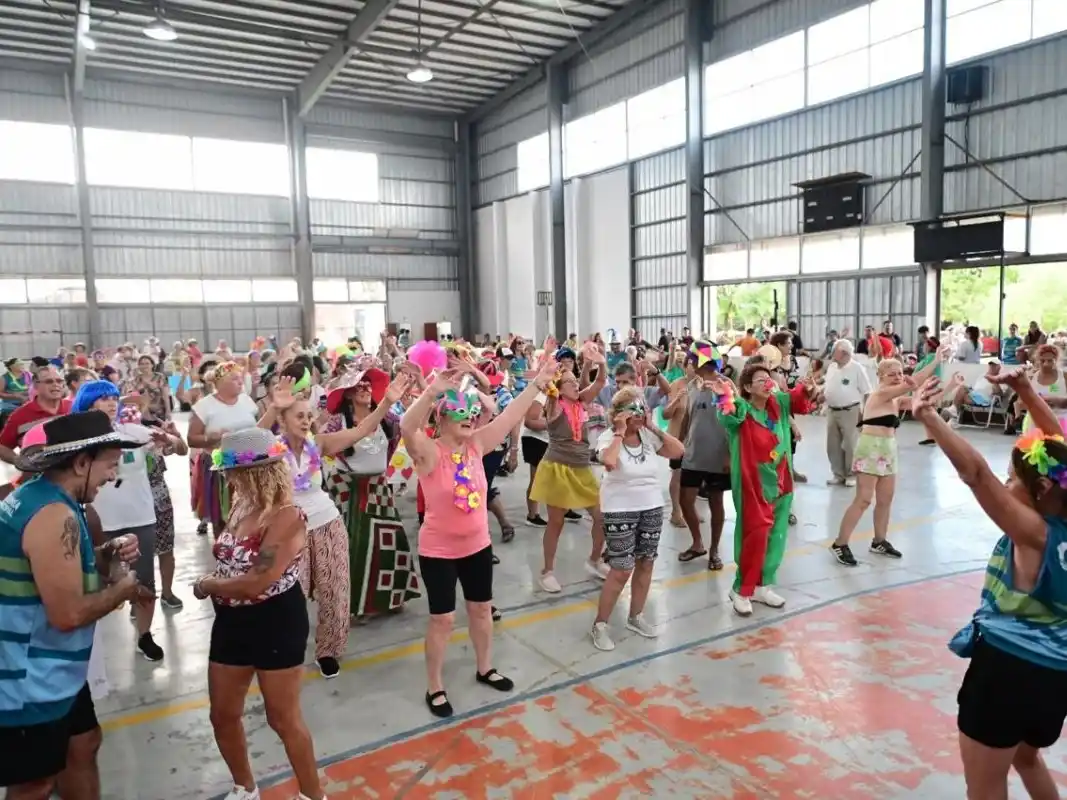 “Siga el Baile”: Llega una nueva propuesta de recreación para adultos mayores