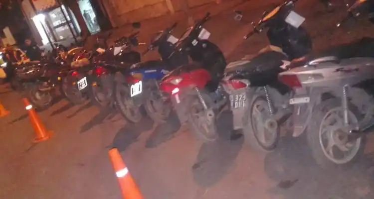 Tránsito: Secuestran más de 35 motos y aprehenden a un joven con un cuchillo y marihuana