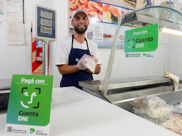 Los beneficios de Cuenta DNI en julio: ahorro especial en gastronomía para adolescentes y mayores de 60