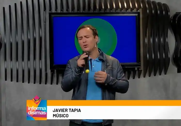 Javier Tapia se presenta en Chapeaux multiespacio junto a "Los del fuerte"