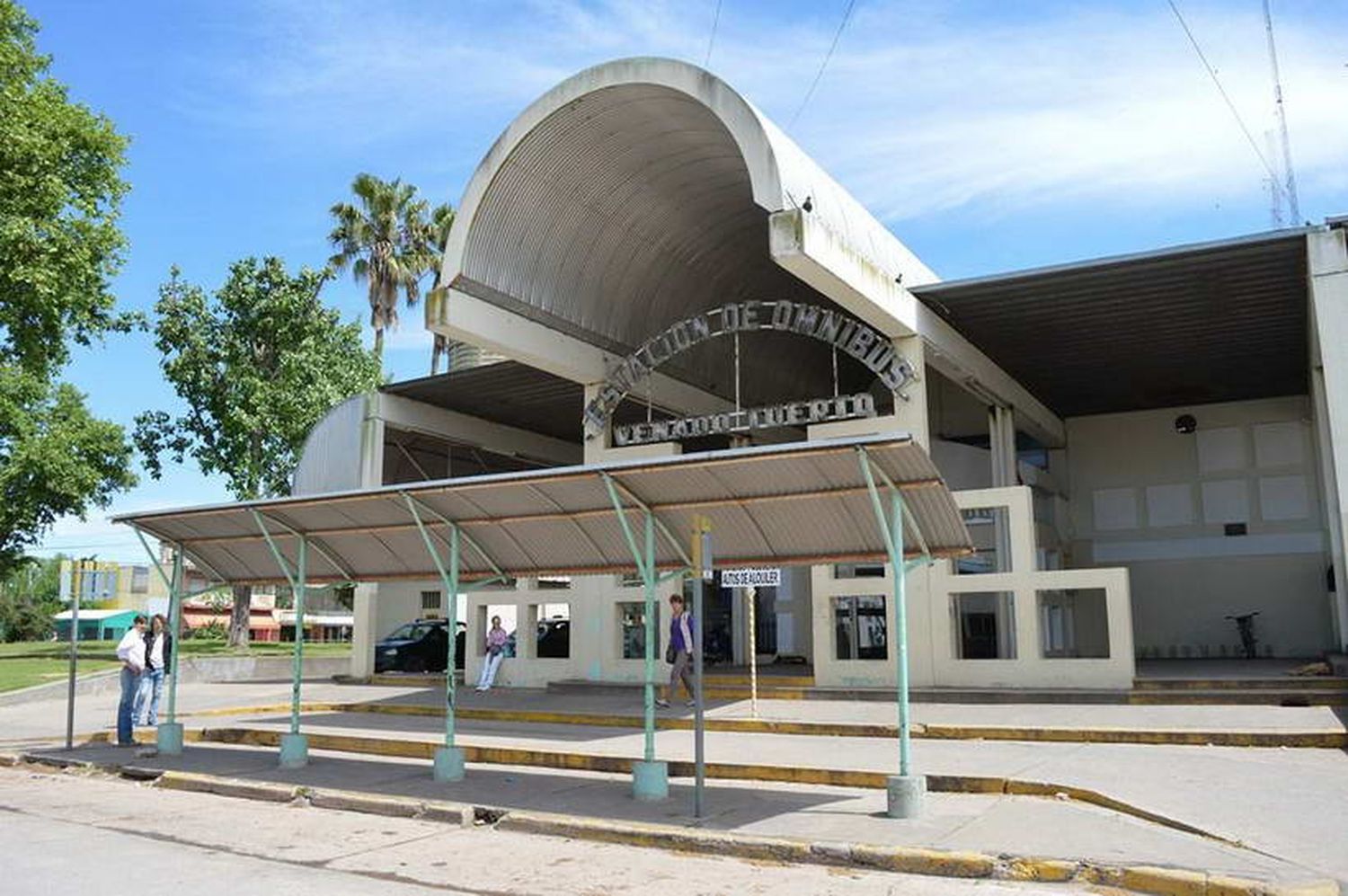 La joven estaba desorientada cuando llegó a la terminal de ómnibus