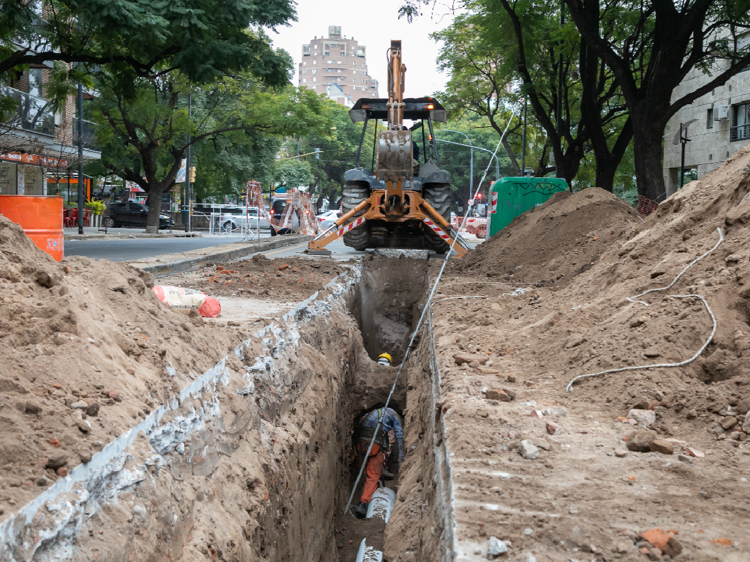 Ciudad de Córdoba: obra de aliviador mejorará el sistema cloacal de barrio Güemes