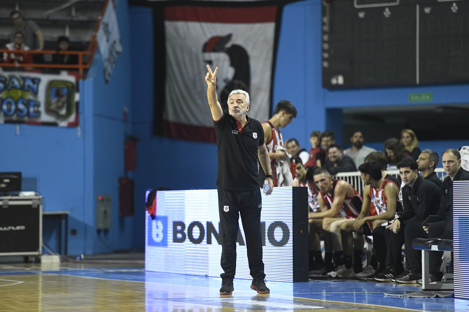 Luis Fernández: “El objetivo es entrar a playoffs y que nos vengan a jugar”