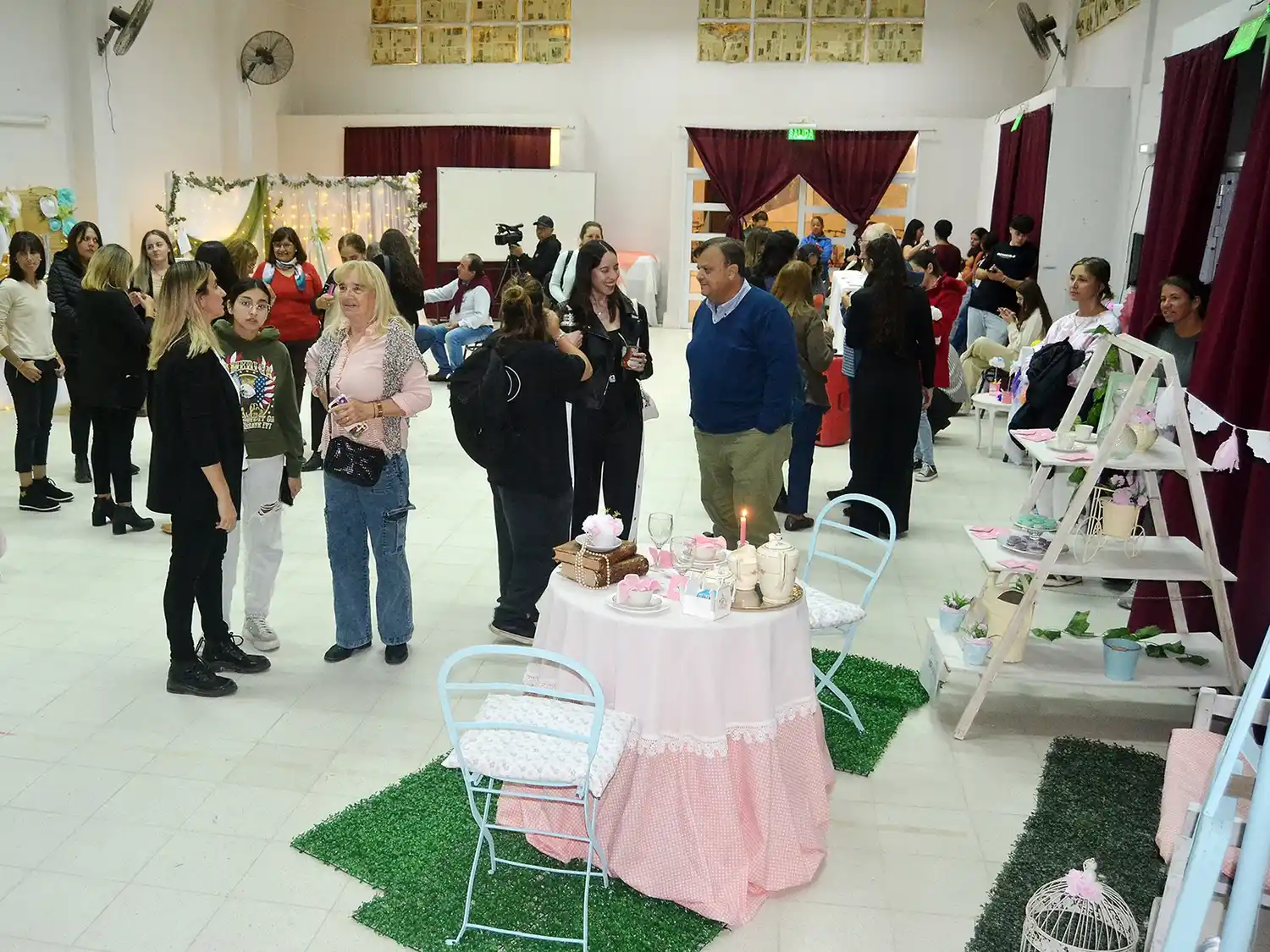 Color, creatividad y vocación: exitosa muestra final del curso “Organizador de eventos”