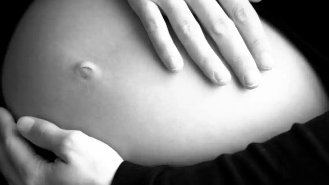 Desde Salud confirman que no es exigible el hisopado a embarazadas