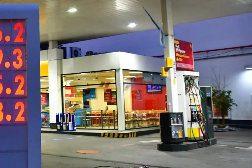 Aumentó el combustible en Rosario: cómo quedaron los precios de la nafta y el gasoil