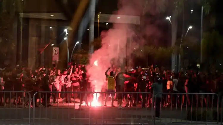 Incidentes entre hinchas de Flamengo e Independiente