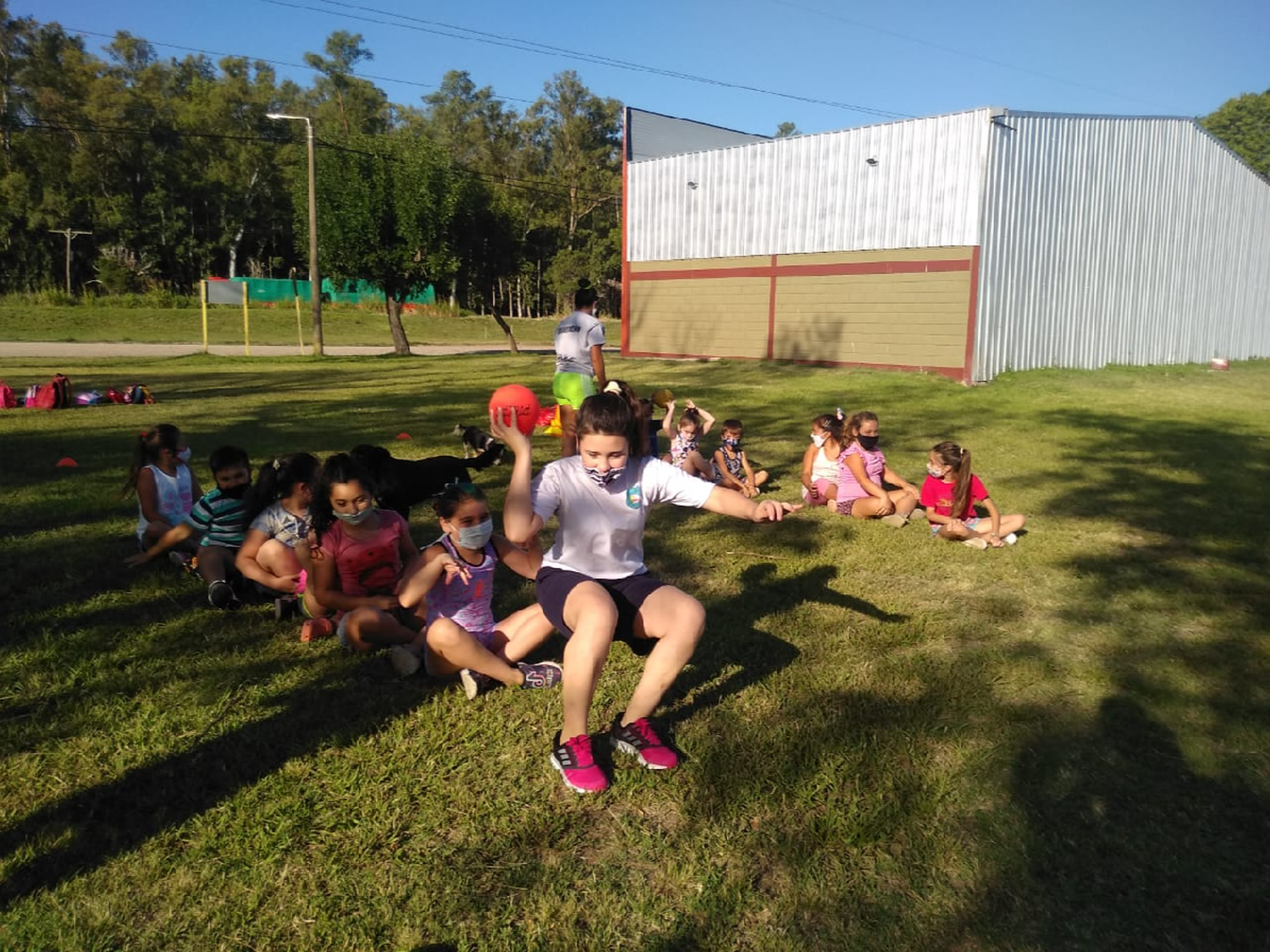 De la pileta al río: la escuela de verano municipal de Arroyito en pandemia   