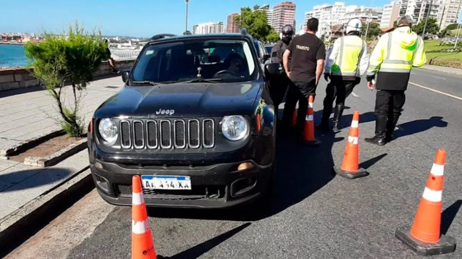 Se negó al test de alcoholemia y se atrincheró en su auto cinco horas