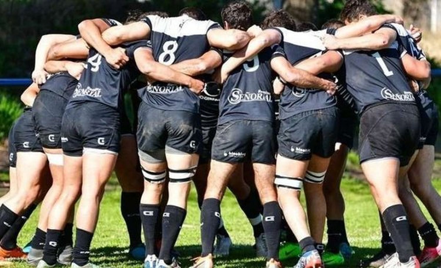 Denuncian y escrachan a unos rugbiers por viralizar fotos de chicas desnudas