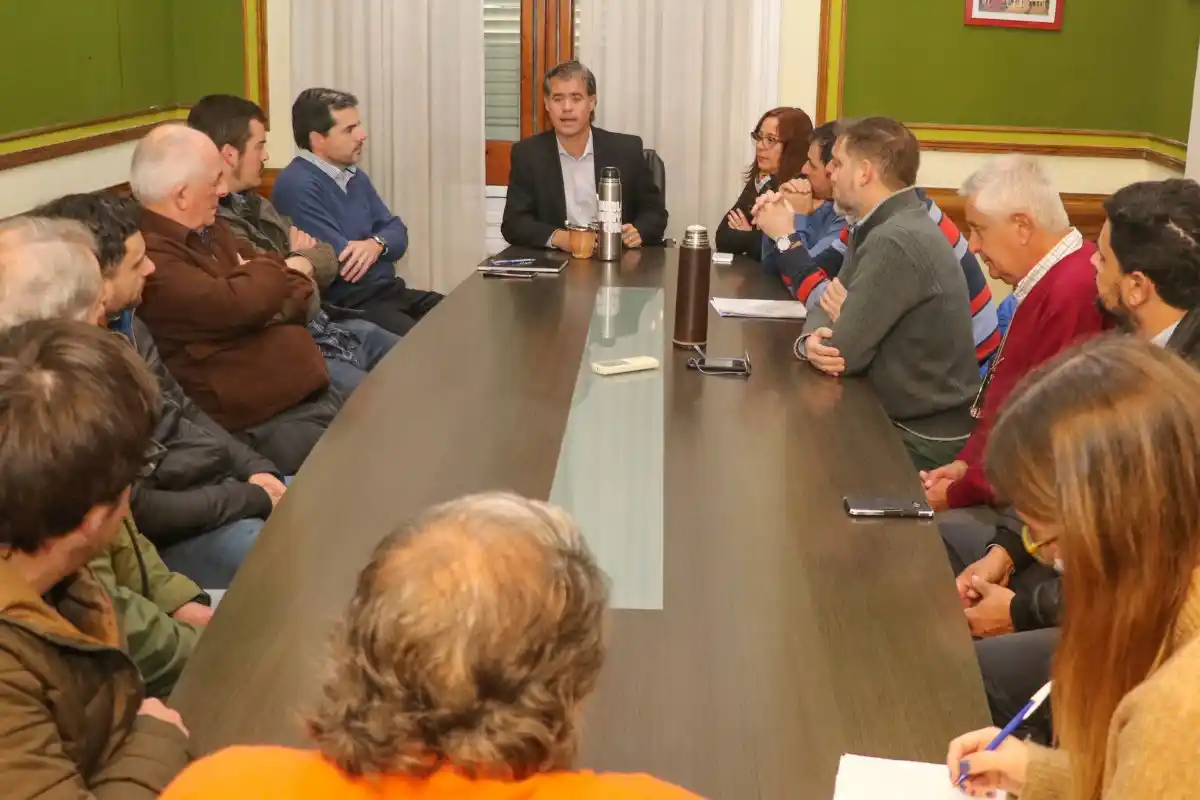 El Intendente y los transportistas de la ciudad analizaron el impacto de la crisis