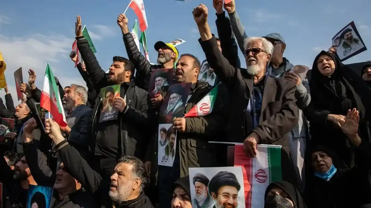 El punto muerto en el estrecho de Ormuz y la cuestión nuclear hunden las negociaciones y disparan la incertidumbre global.