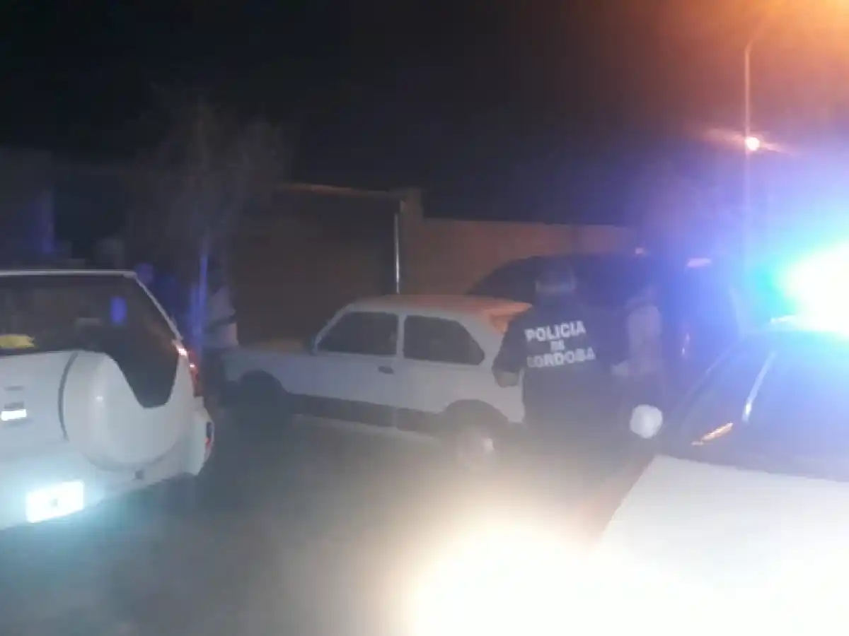 Dos Policías encontraron una billetera y lograron ubicar al dueño para devolverla