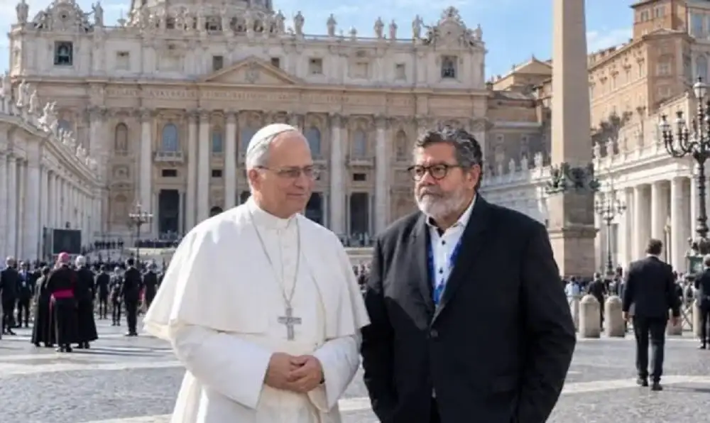 El Papa, junto a Gerardo Martínez en el Vaticano.