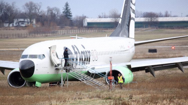 Un Boeing 737 de Flair Airlines se sale de pista en Kitchener, Canadá: Esto sabemos