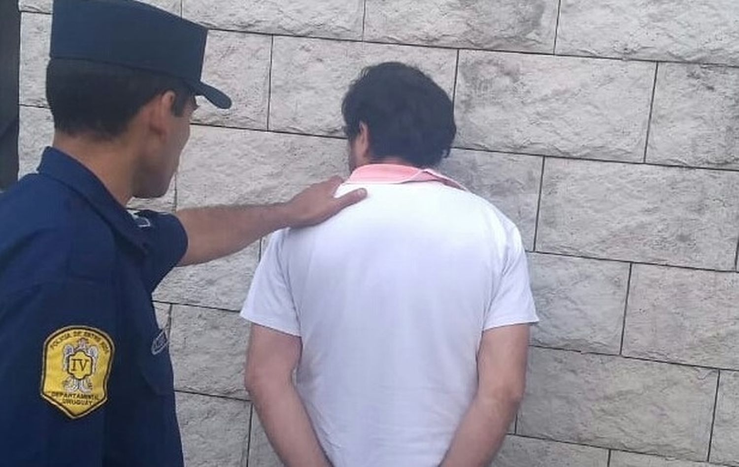 Detienen a un arrebatador que le quitó la mochila a una joven