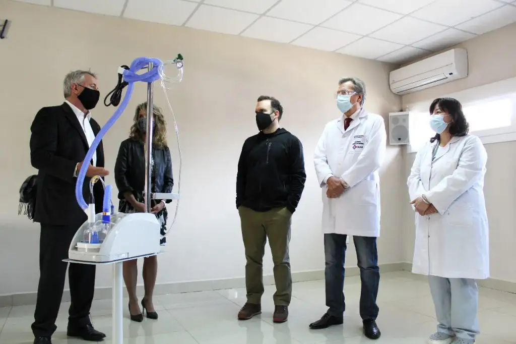 Importante donación de Tarjeta Elebar al Hospital