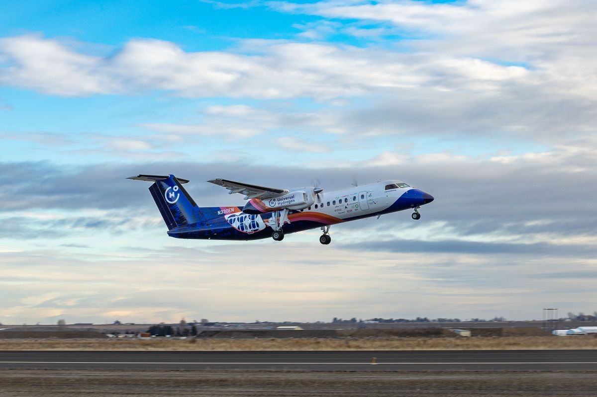Universal Hydrogen completa con éxito el primer vuelo de su Dash 8-300 propulsado por hidrógeno
