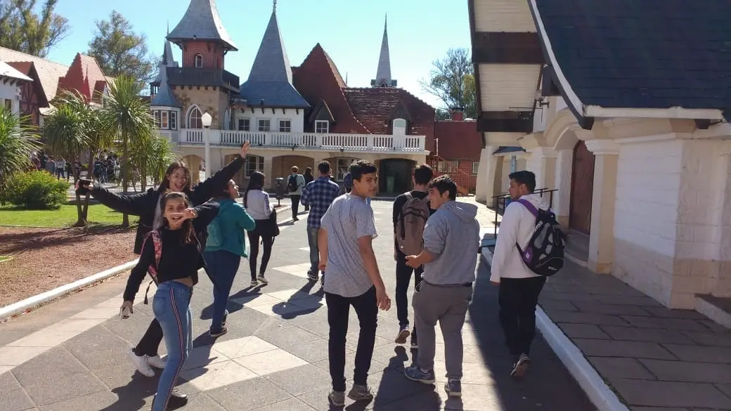 Jóvenes de Lobería en el tercer encuentro “Envión sos Vos”