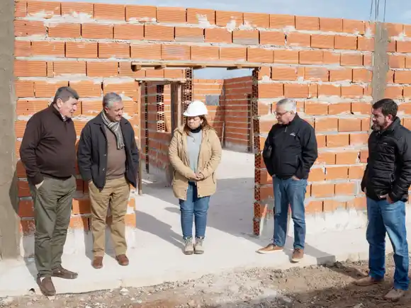 Supervisan el avance de obras de viviendas que se construyen en Urdinarrain