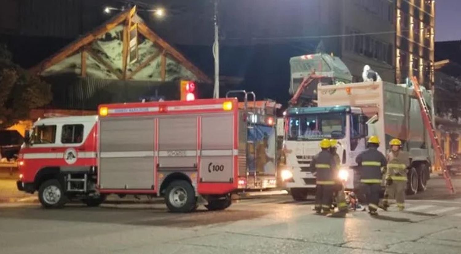 Un hombre murió tras ser compactado por un camión de residuos en Bariloche