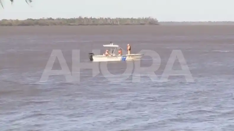 Prefectura busca intensamente a un hombre que cayó en el río este viernes