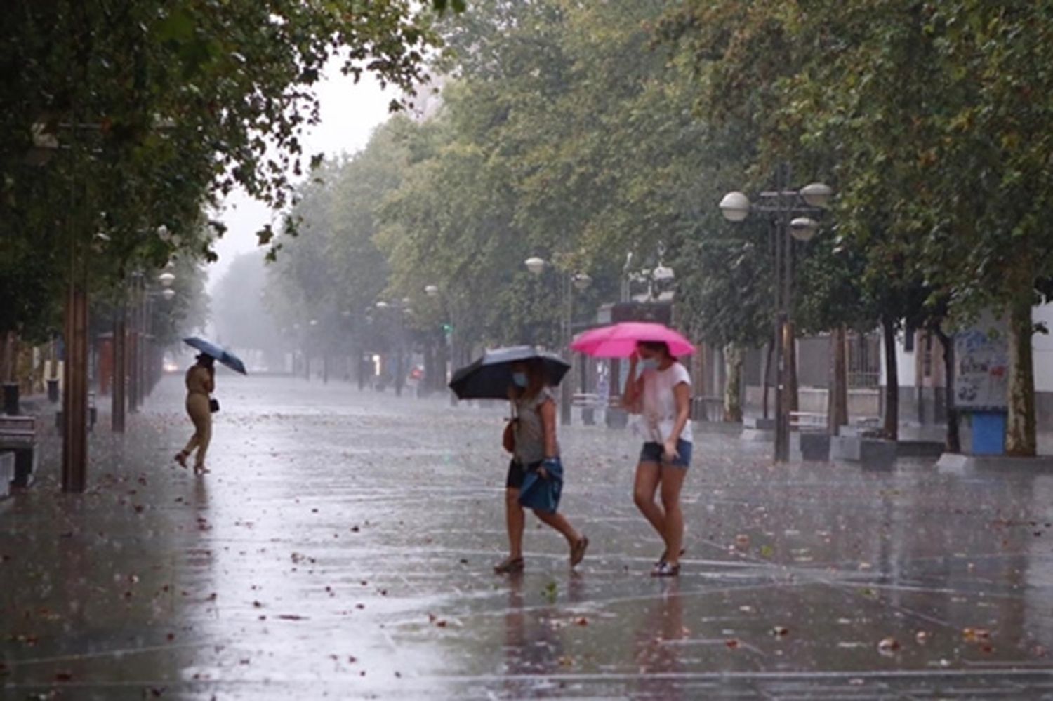 Lluvias intensas y temperaturas altas desafían la normalidad