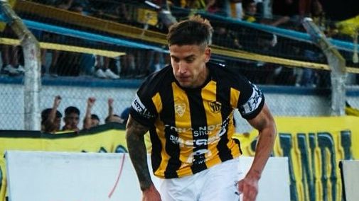 Con goles de los Comachi, Santamarina logró un triunfazo de local