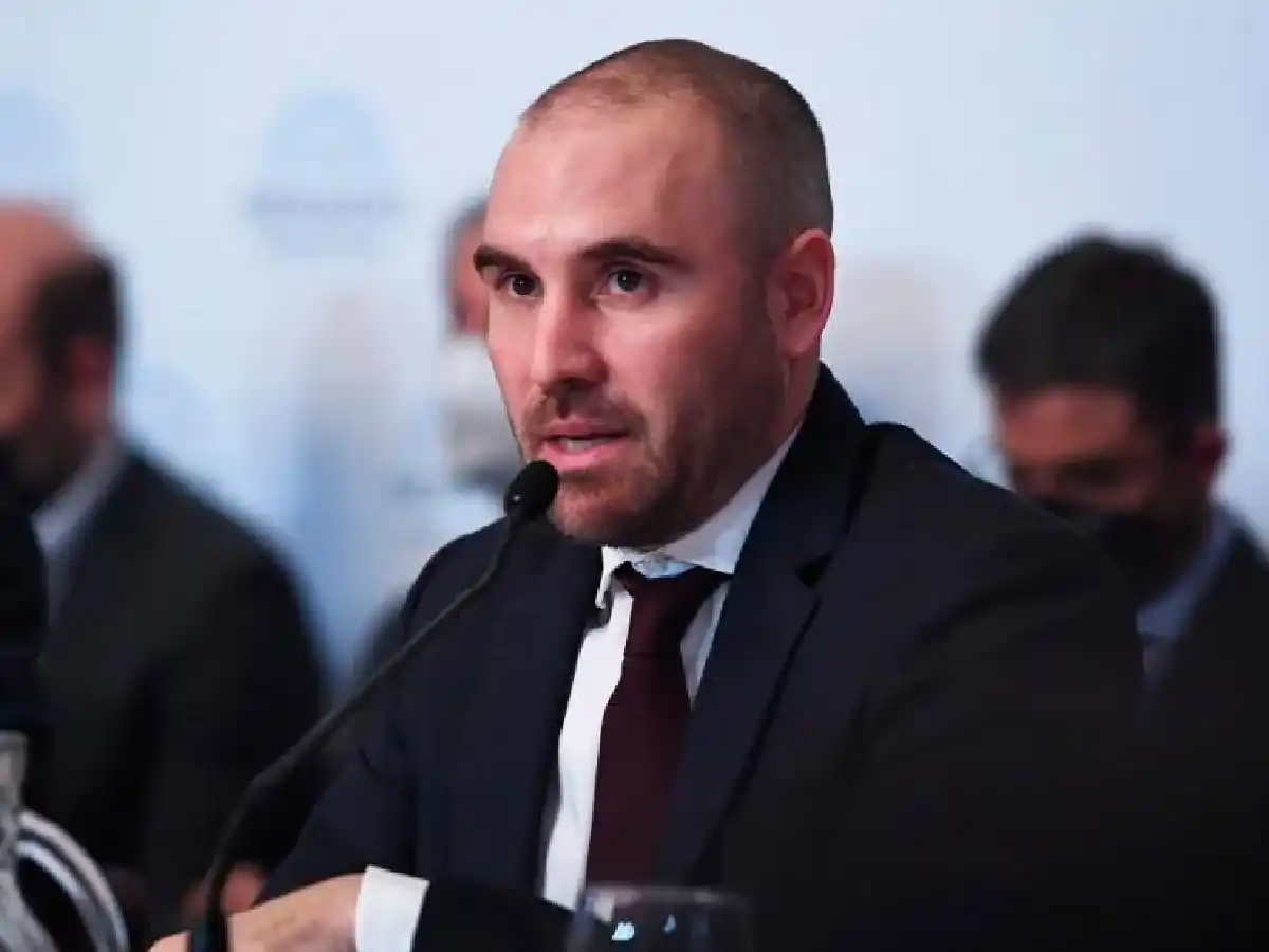 Guzmán inicia en Francia las negociaciones con el Club de París