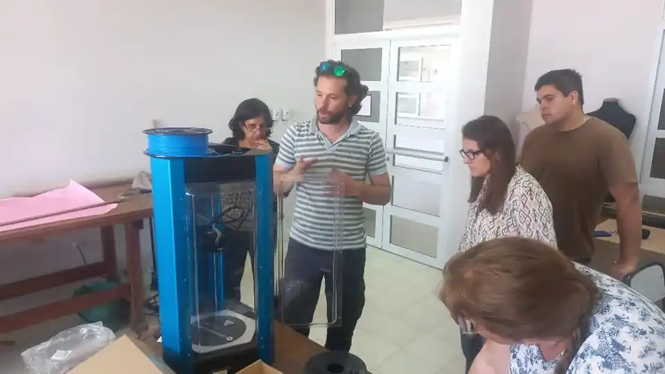 Pusieron en funcionamiento las impresoras 3D de la Escuela Técnica N° 2