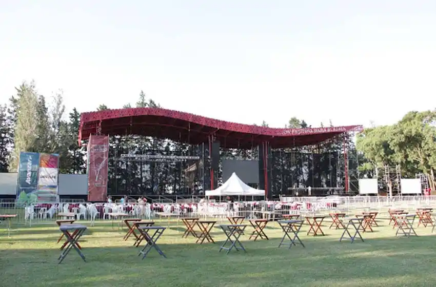 Coronavirus por una fiesta clandestina: autoridades de un pueblo piden por favor que las personas involucradas vayan a hisoparse