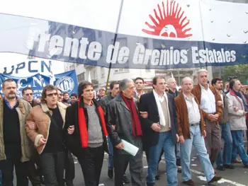 El Gobierno incorporó 7500 empleados públicos contratados a planta permanente 