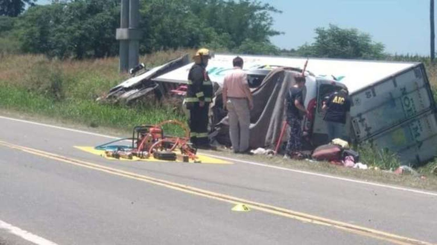 Hinchas de River que viajaban a Santiago del Estero murieron en en un accidente