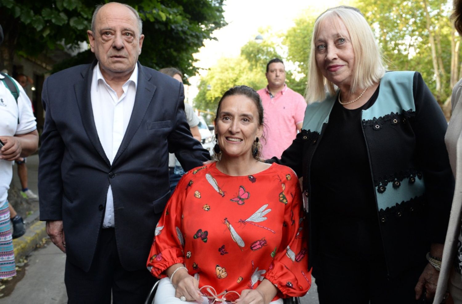 Arroyo recibió a la vicepresidenta en las puertas del Teatro Colón