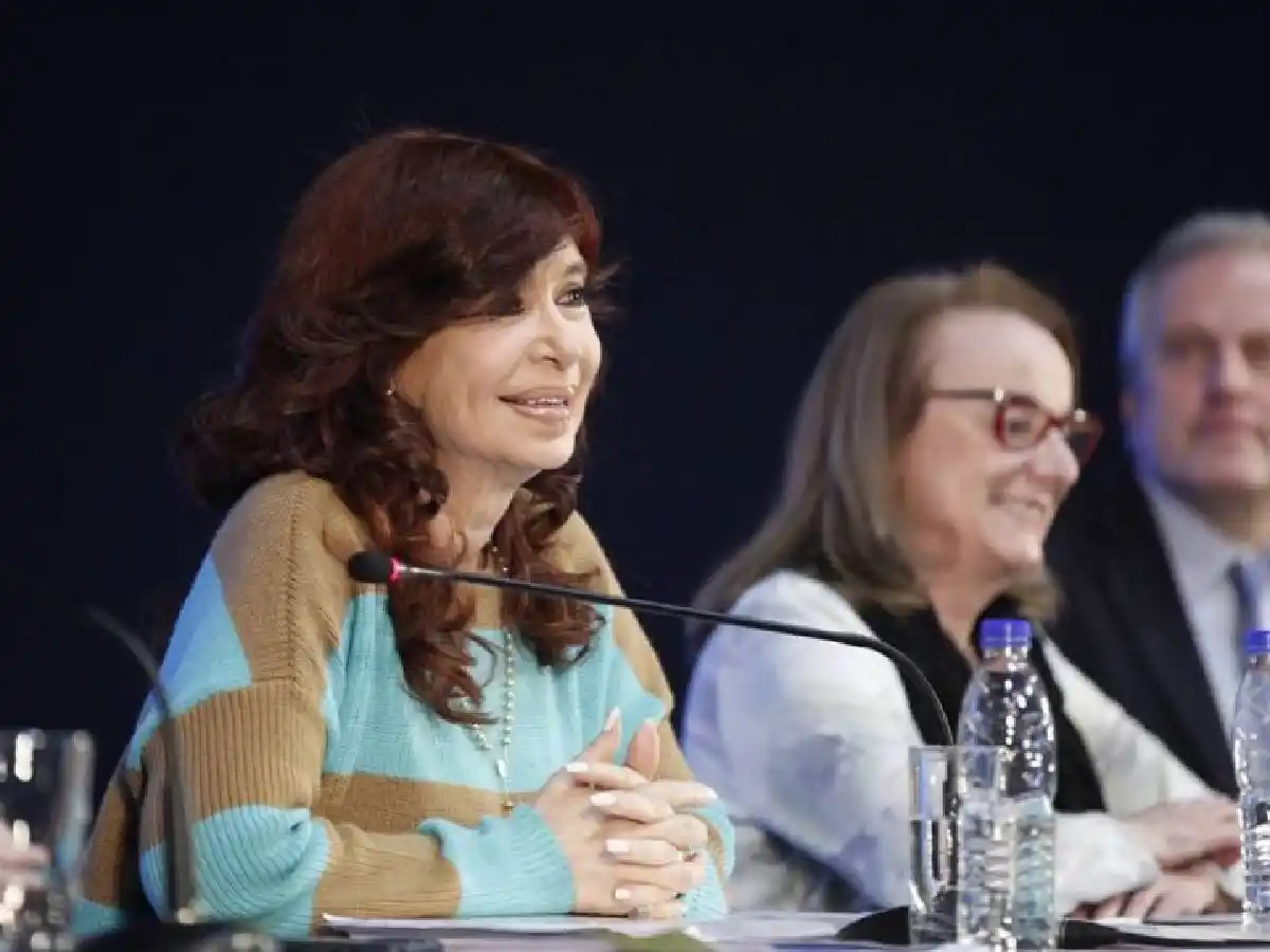 Cristina Kirchner: “La renuncia de Guzmán fue un acto de irresponsabilidad y de desestabilización institucional”