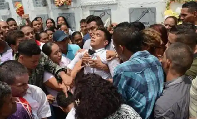 Exjugador de River se desmayó durante el funeral de su abuela