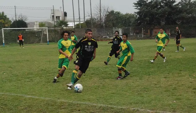 Sarmiento quiere seguir puntero  