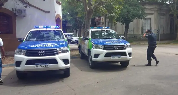 Llegaron dos patrulleros para la Policía
