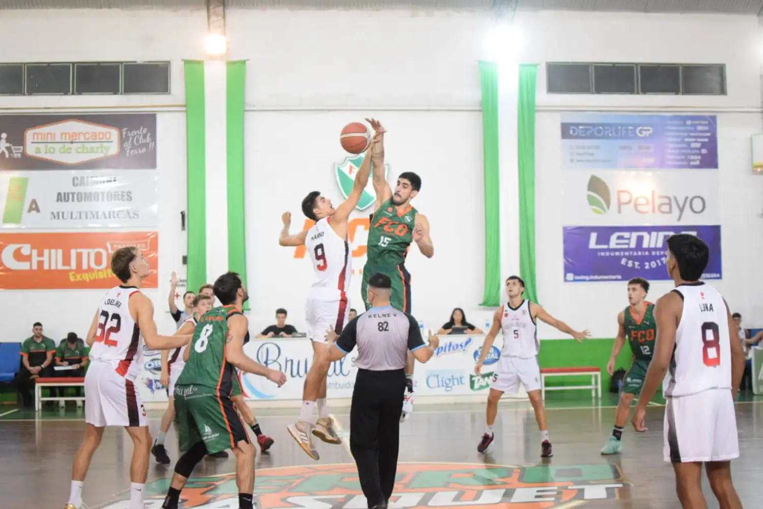 El momento de inicio de partido entre Quilmes y Ferro en General Pico (Foto: Prensa Ferro)
