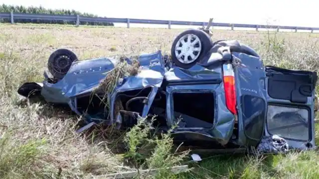 Dos personas murieron tras un despiste y vuelco ocurrido en la Ruta 14