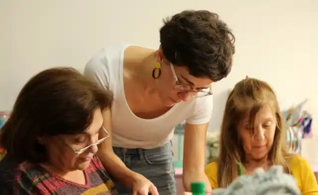 Amar la trama: la magia de tejer, diseñar, emprender y compartir
