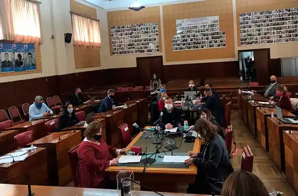 Dudas en los testeos: piden explicaciones a la secretaria de Salud municipal