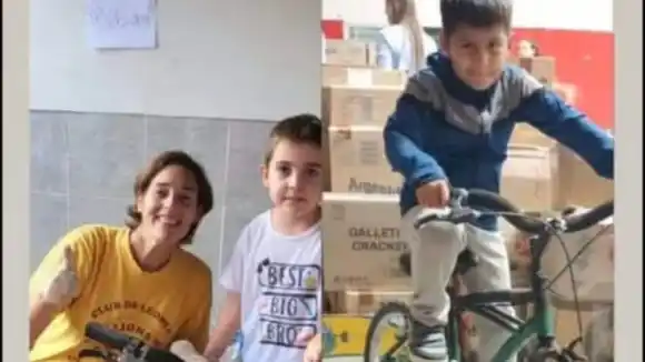 Cuando todo cobra sentido: el nene de Chascomús que donó su bicicleta y conoció a quien la recibió en Bahía Blanca