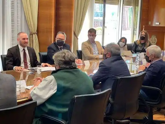 Gobierno elimina retenciones de la industria automotriz