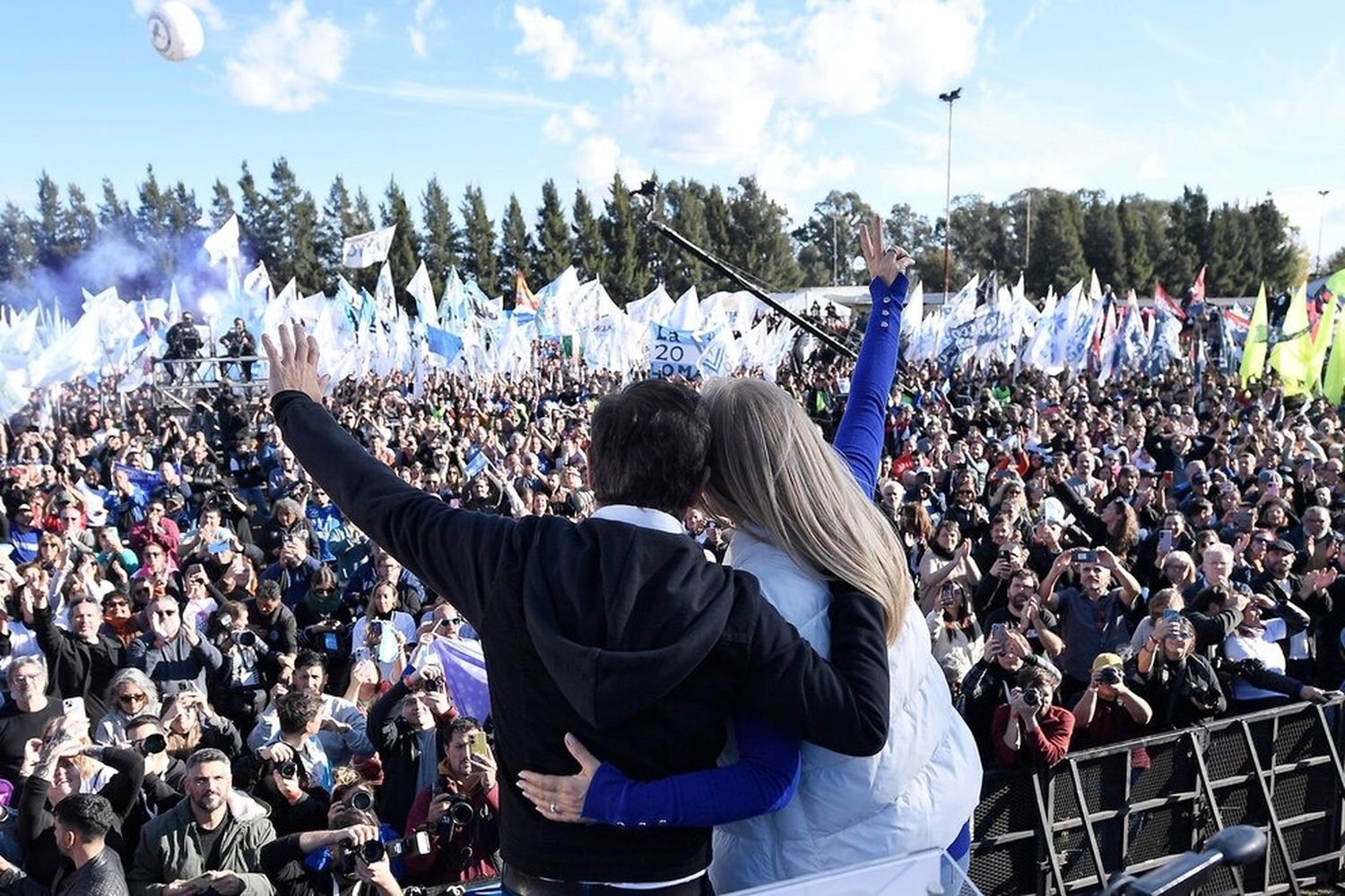 Axel Kicillof celebró el "nacimiento" de su movimiento y apuntó con Milei: "Le declaró la guerra al pueblo trabajador"