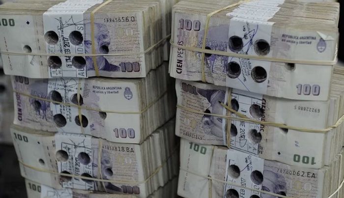 Es tan grande la cifra de circulante que muchas entidades bancarias no tienen dónde guardarlos.