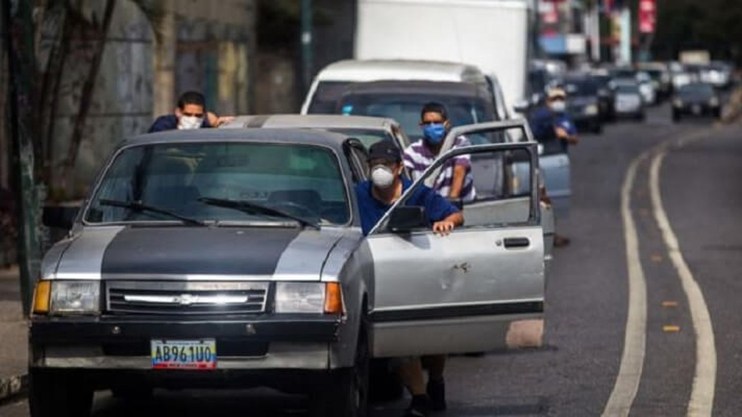 ¿Existe la gasolina subsidiada? Pregunta la oposición ante el aumento del precio del combustible