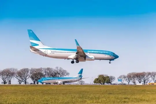 El conflicto judicial tiene su origen en la expropiación de ambas aerolíneas en 2008, durante el gobierno de Cristina Fernández.