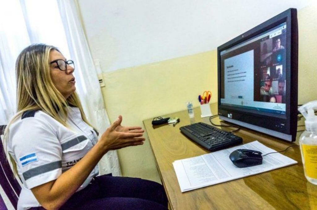 Rosario: cursos virtuales para obtener el primer carnet de conducir